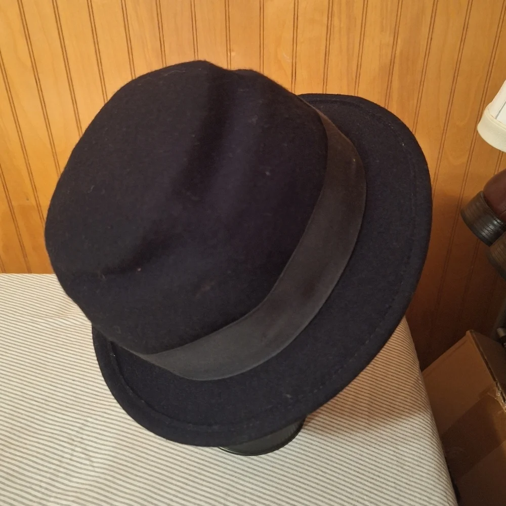 Hats In The Belfry Black Fedora Hat 100% Wool Ladies Small ART TEACHER ARTIST